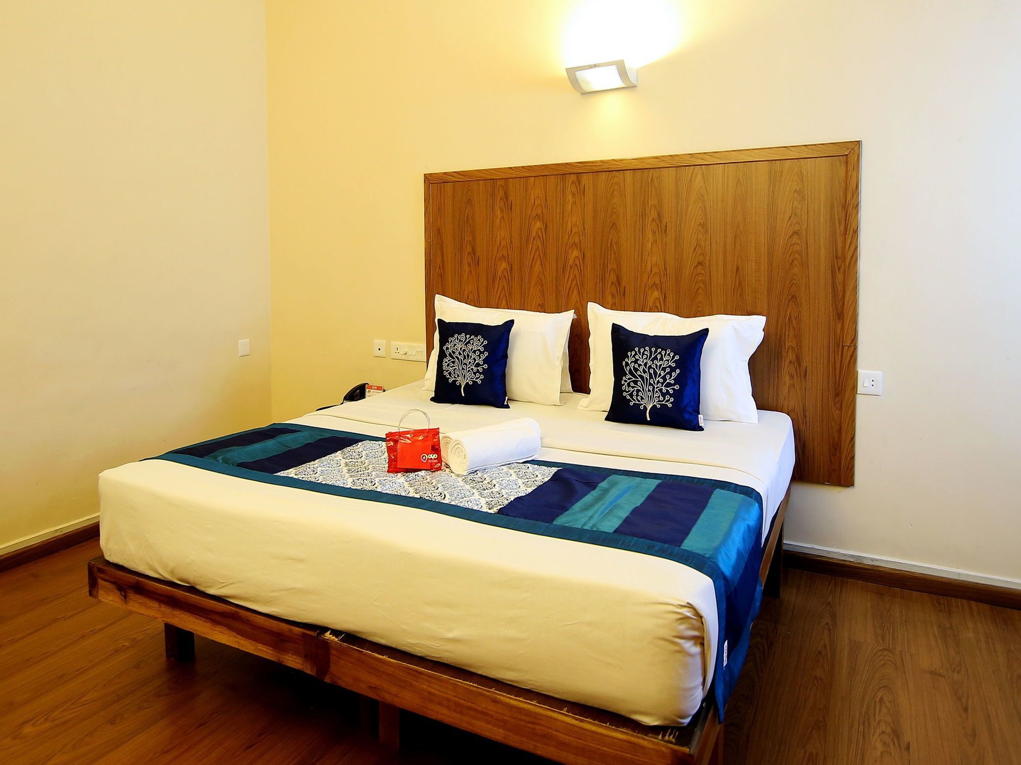 Oyo 2887 Hotel Sn International Kumily Exterior photo