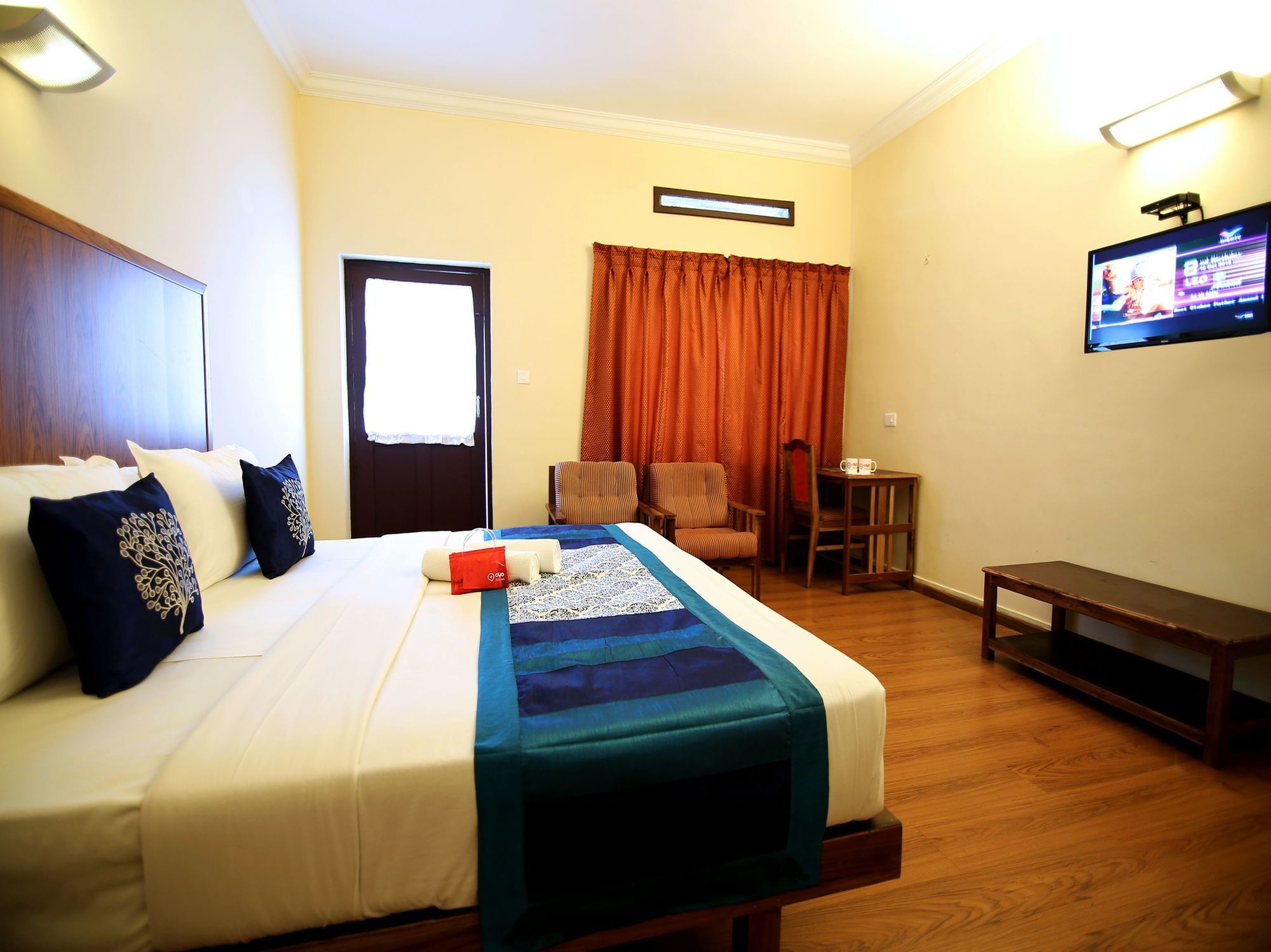 Oyo 2887 Hotel Sn International Kumily Exterior photo