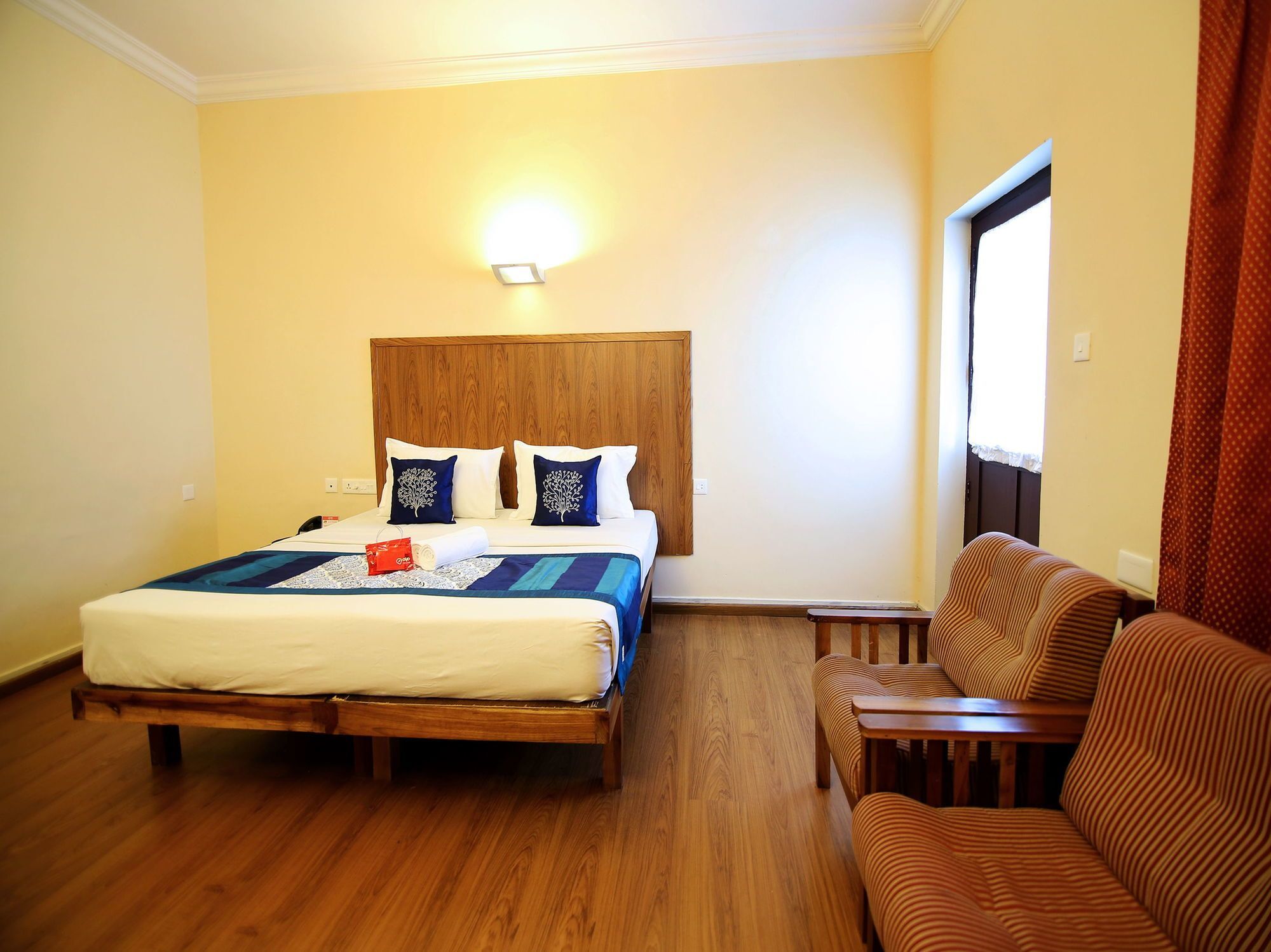 Oyo 2887 Hotel Sn International Kumily Exterior photo