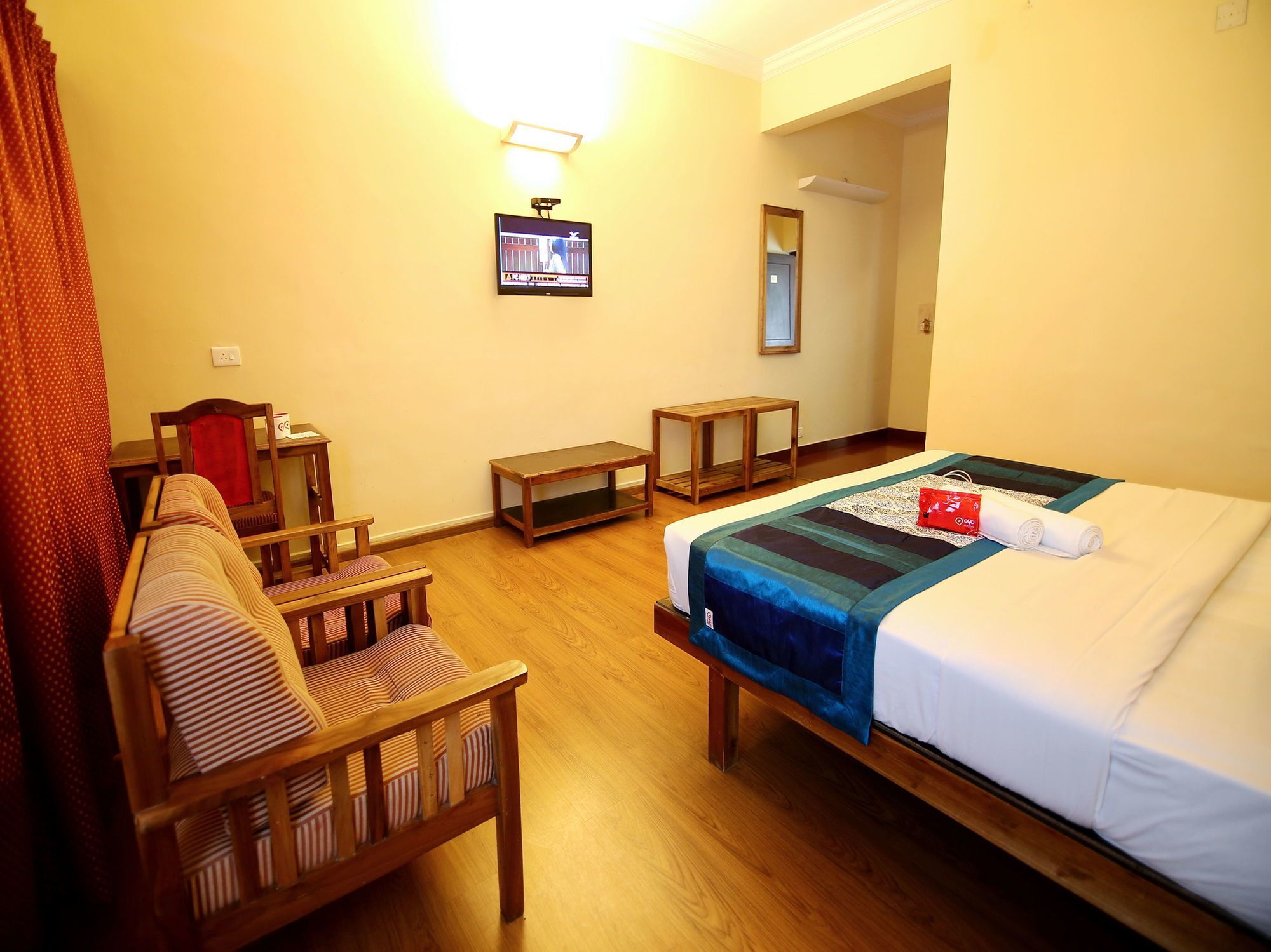 Oyo 2887 Hotel Sn International Kumily Exterior photo